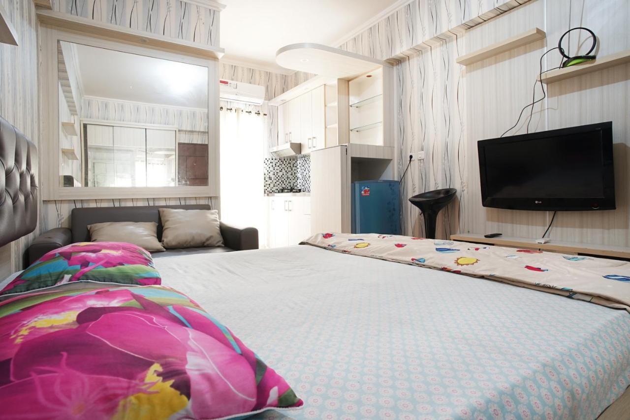 Planet Room Kemang View Bekasi Esterno foto
